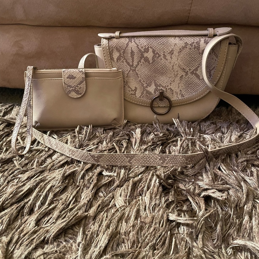 Universal Thread Cream Snake Saddle Bag Crossbody With Wallet